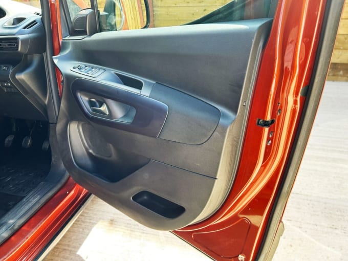 2025 Peugeot Rifter