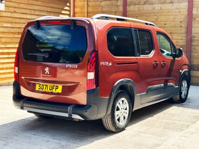 2025 Peugeot Rifter