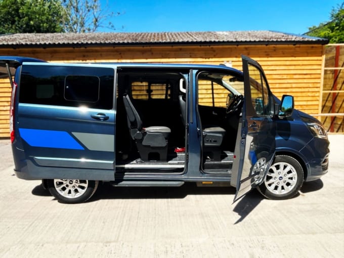 2025 Ford Tourneo Custom