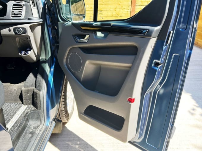 2025 Ford Tourneo Custom