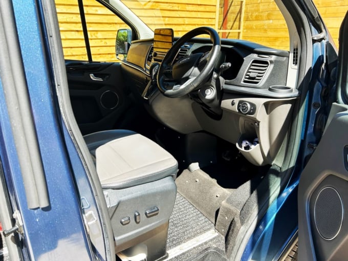 2025 Ford Tourneo Custom