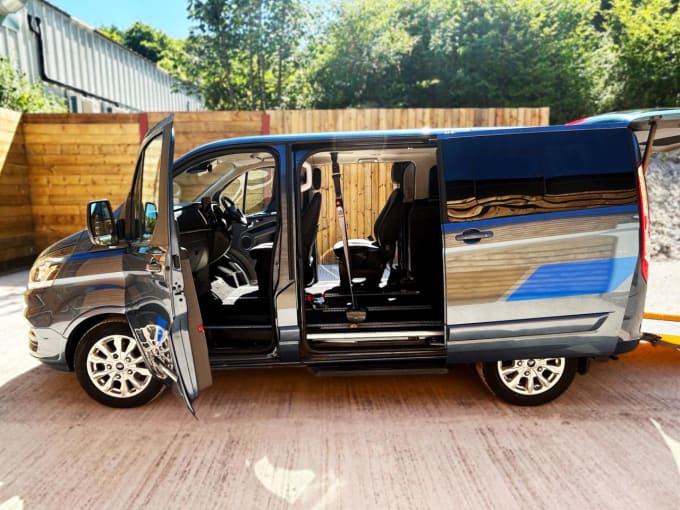 2025 Ford Tourneo Custom
