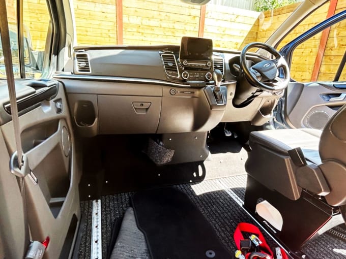 2025 Ford Tourneo Custom