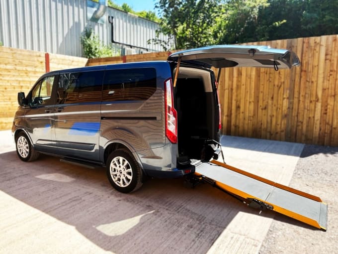 2025 Ford Tourneo Custom