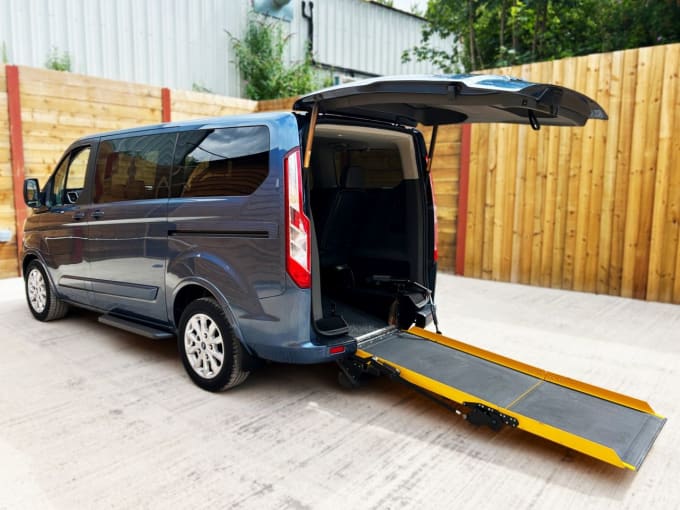 2025 Ford Tourneo Custom