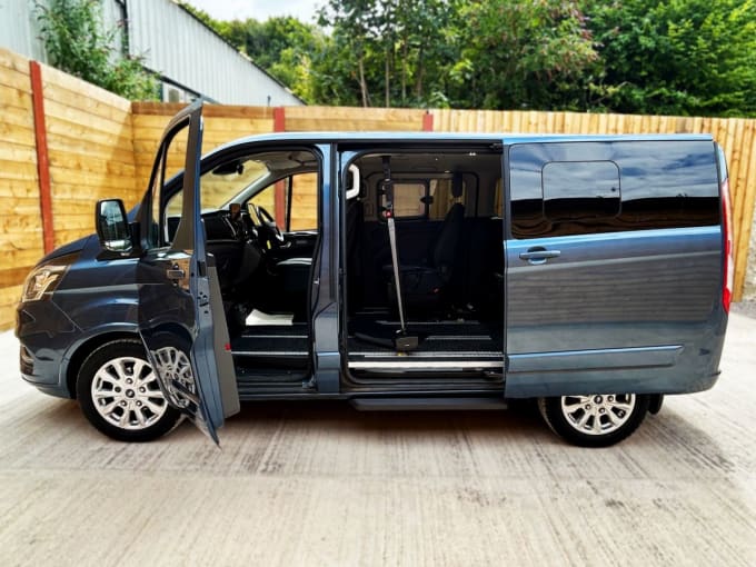 2025 Ford Tourneo Custom