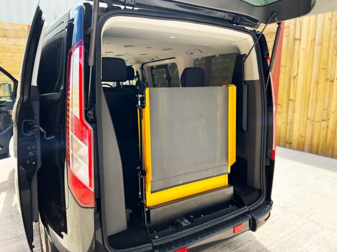 2025 Ford Tourneo Custom