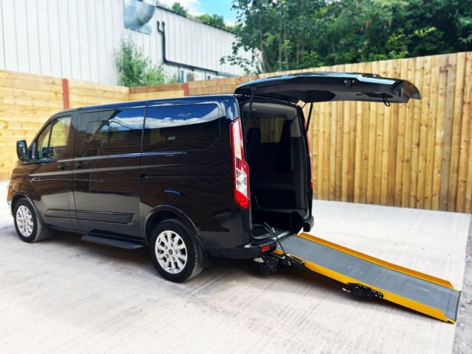 2025 Ford Tourneo Custom