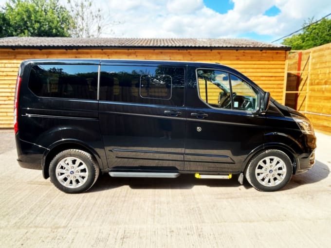 2025 Ford Tourneo Custom