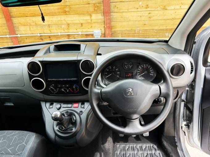 2025 Peugeot Partner Tepee