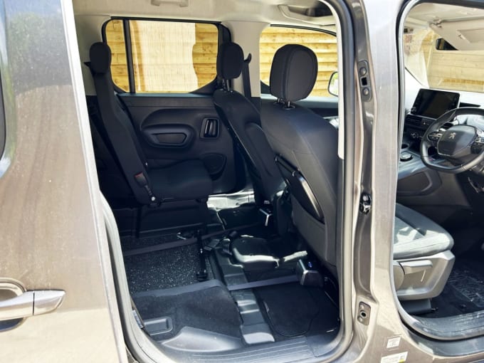 2025 Peugeot Rifter
