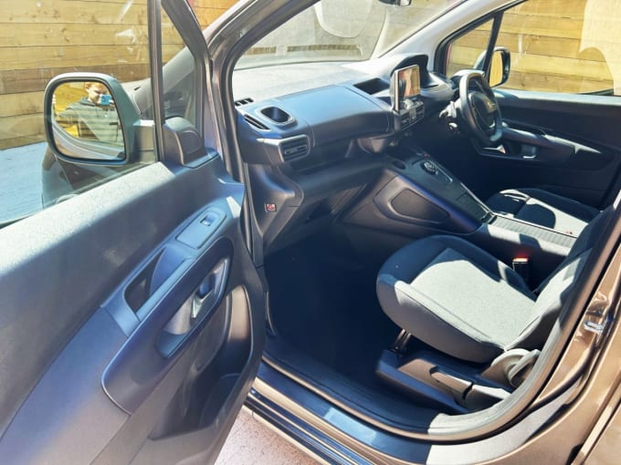 2025 Peugeot Rifter