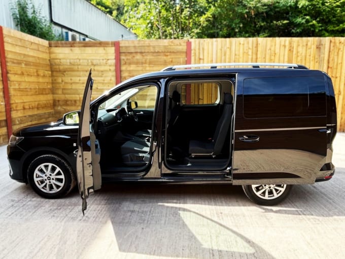 2025 Ford Grand Tourneo Connect