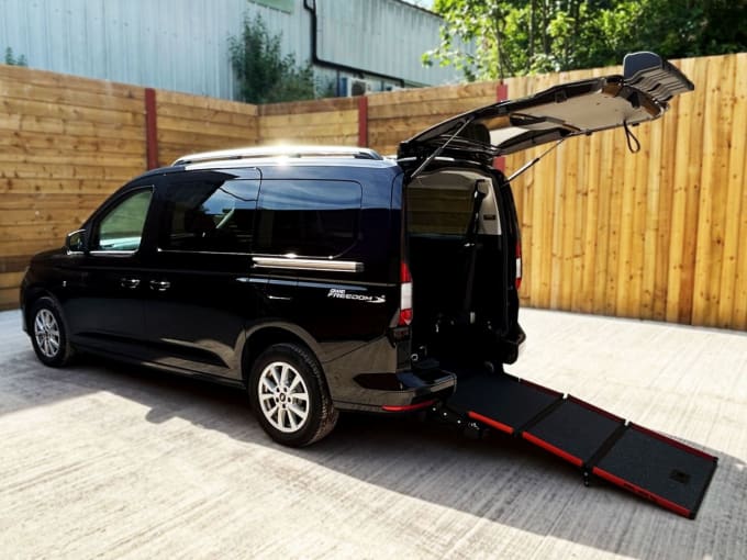 2025 Ford Grand Tourneo Connect