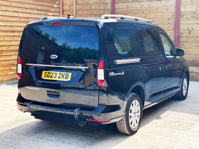 2025 Ford Grand Tourneo Connect
