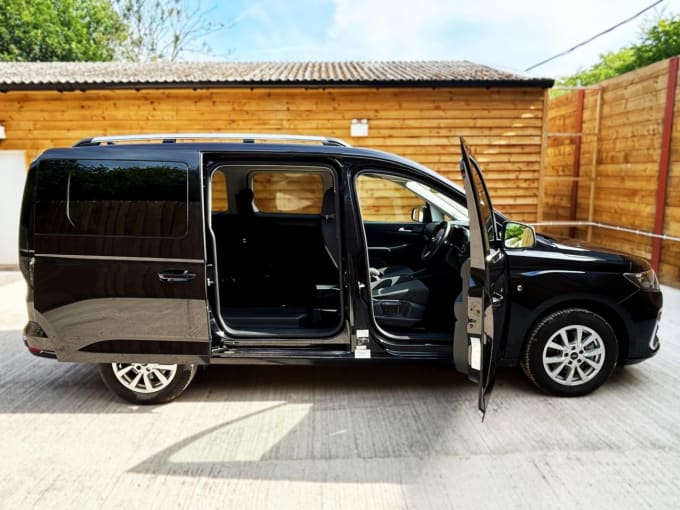 2025 Ford Grand Tourneo Connect
