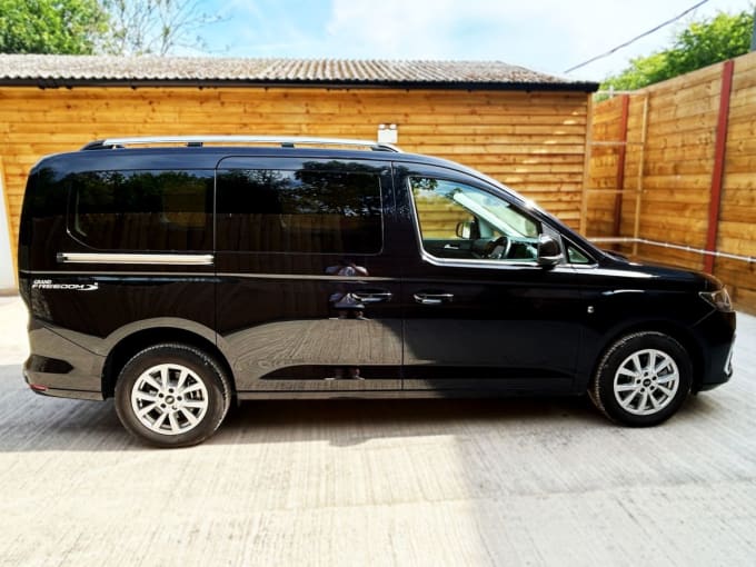 2025 Ford Grand Tourneo Connect