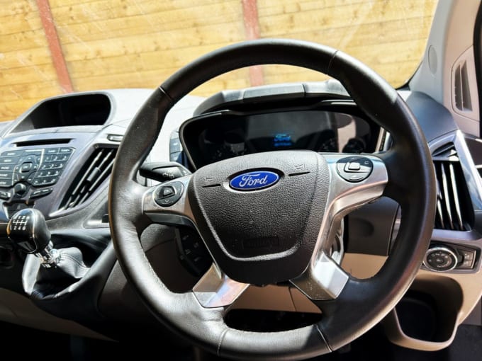 2025 Ford Tourneo Custom