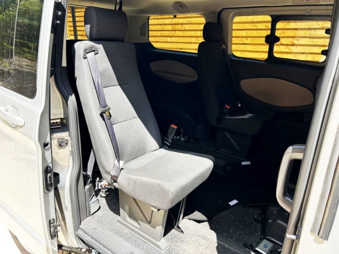 2025 Ford Tourneo Custom