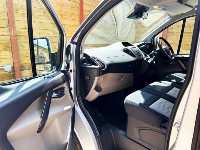 2025 Ford Tourneo Custom