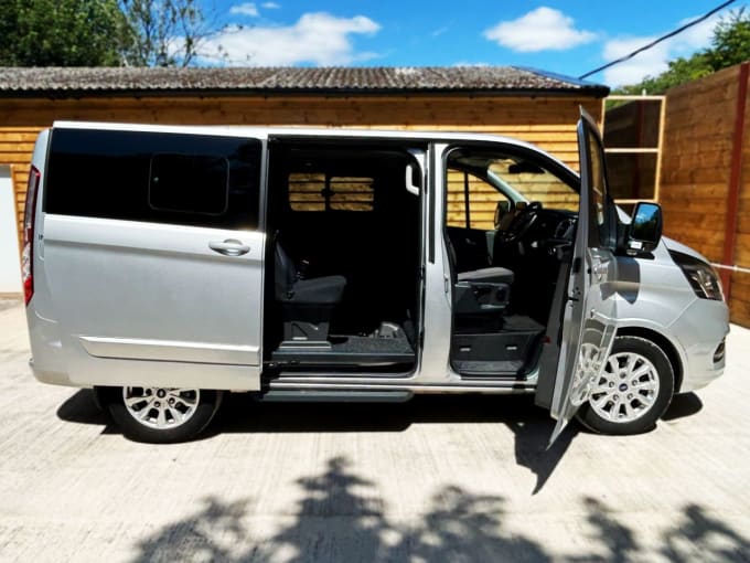 2025 Ford Tourneo Custom