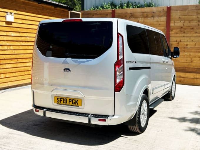2025 Ford Tourneo Custom