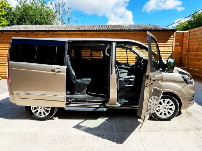2025 Ford Tourneo Custom