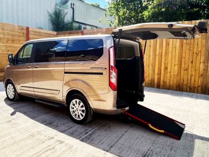 2025 Ford Tourneo Custom