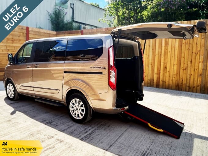 2025 Ford Tourneo Custom
