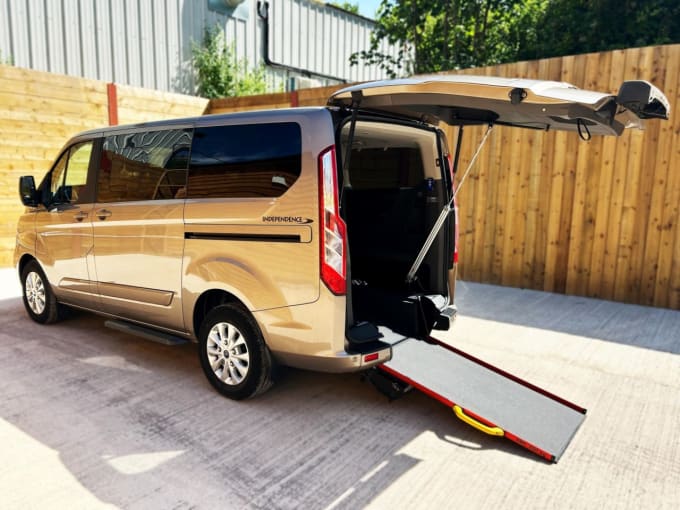 2025 Ford Tourneo Custom
