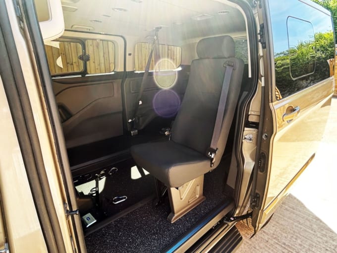 2025 Ford Tourneo Custom