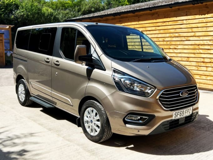 2025 Ford Tourneo Custom