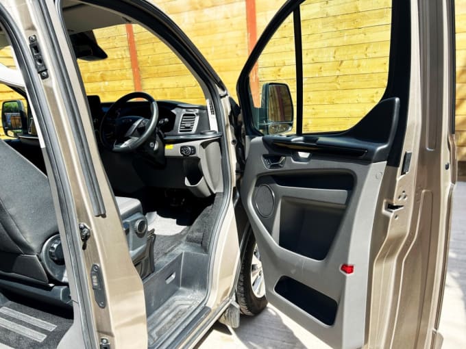 2025 Ford Tourneo Custom