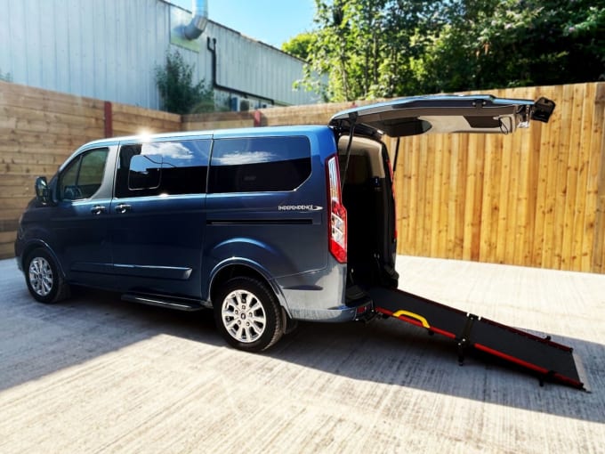 2025 Ford Tourneo Custom