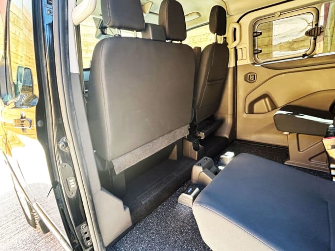 2025 Ford Tourneo Custom