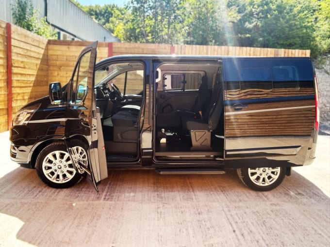 2025 Ford Tourneo Custom