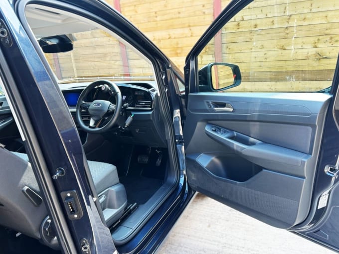 2025 Ford Grand Tourneo Connect