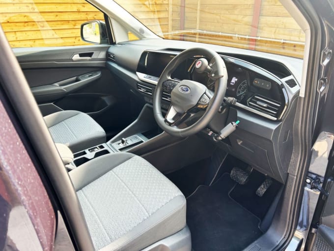 2025 Ford Grand Tourneo Connect
