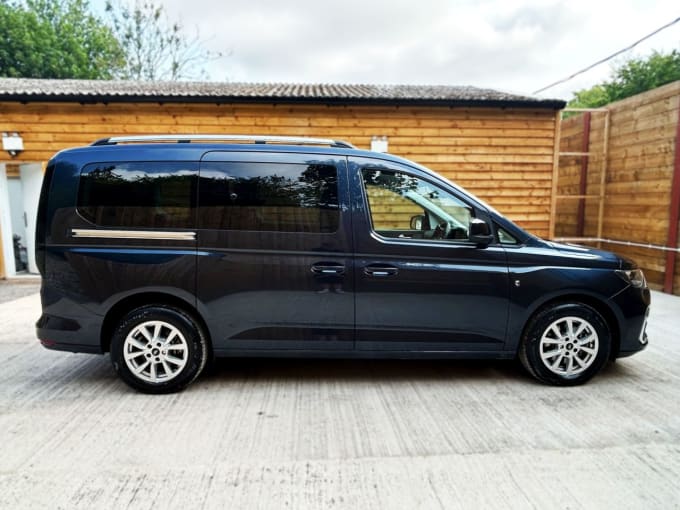 2025 Ford Grand Tourneo Connect