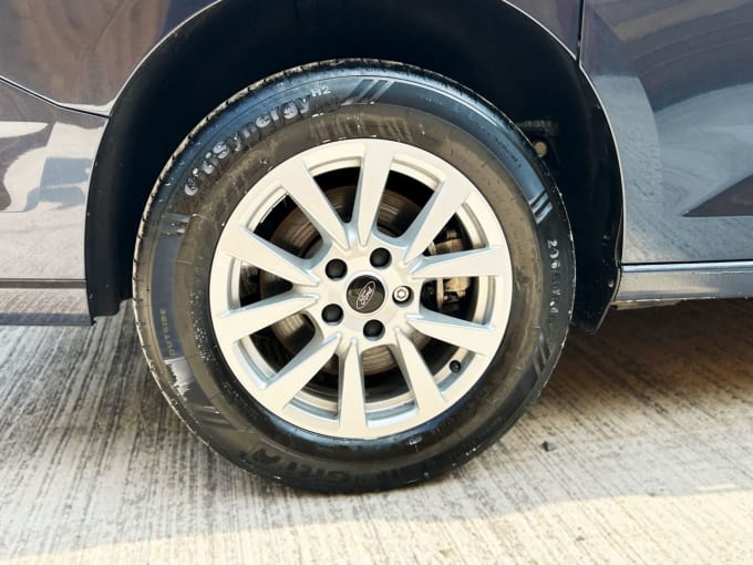 2025 Ford Grand Tourneo Connect