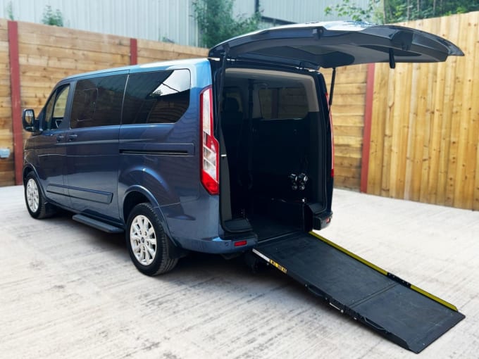 2025 Ford Tourneo Custom