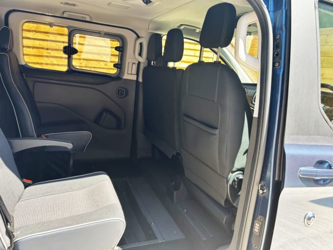 2025 Ford Tourneo Custom