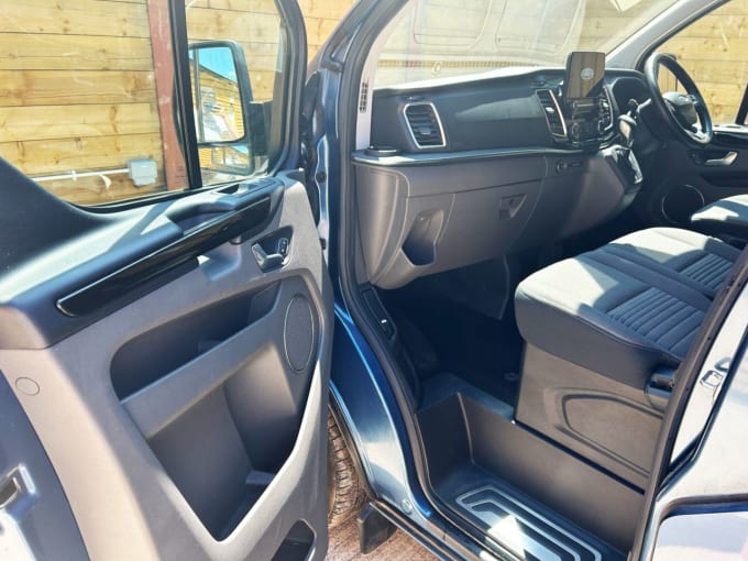 2025 Ford Tourneo Custom