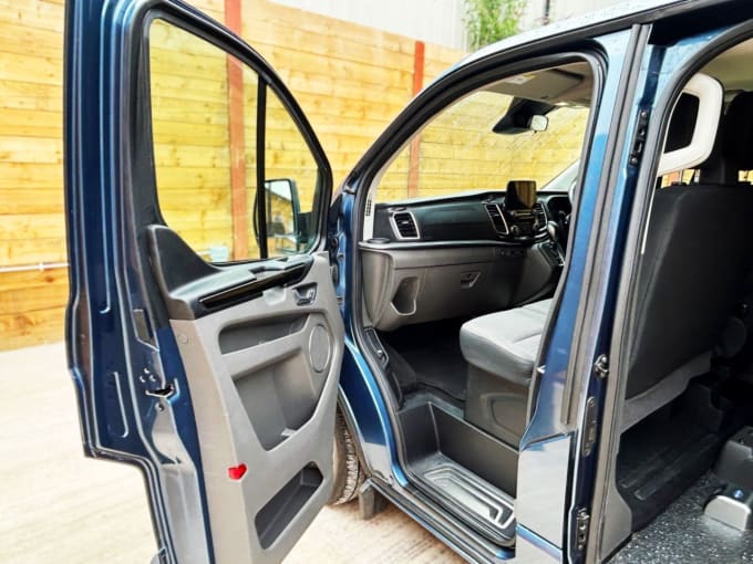2025 Ford Tourneo Custom