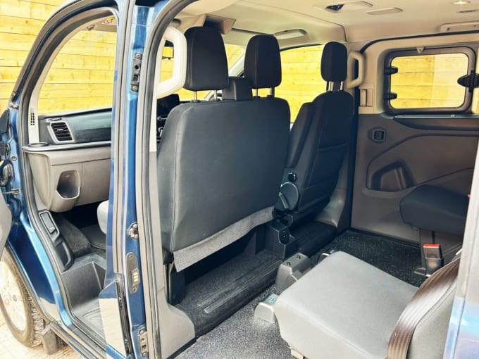 2025 Ford Tourneo Custom