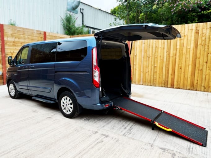 2025 Ford Tourneo Custom