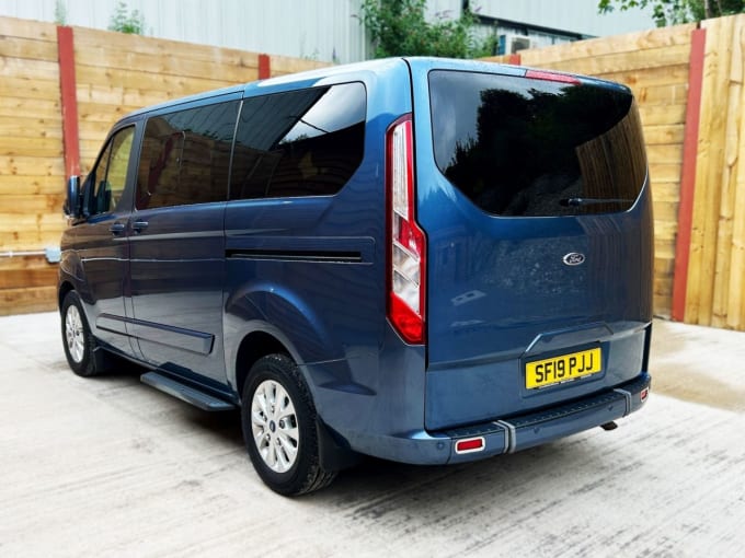 2025 Ford Tourneo Custom