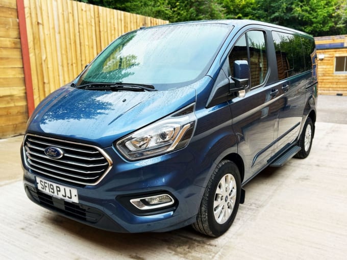 2025 Ford Tourneo Custom
