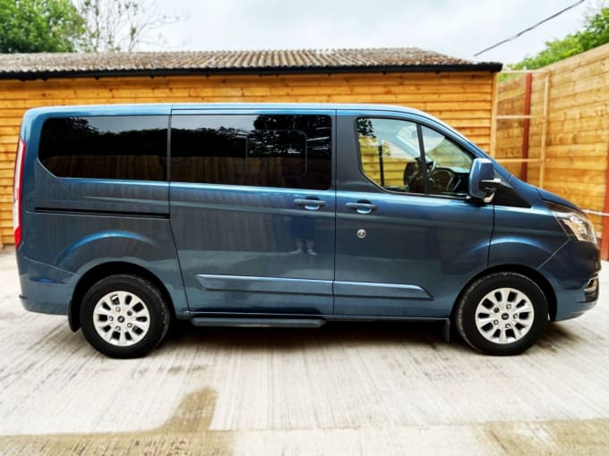 2025 Ford Tourneo Custom