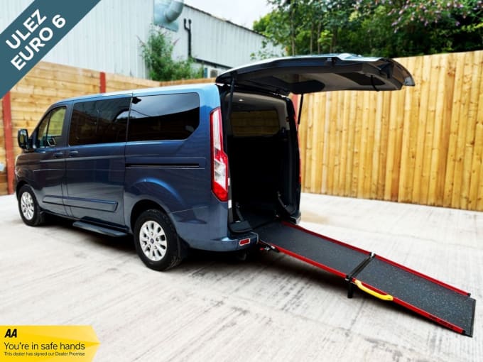 2025 Ford Tourneo Custom